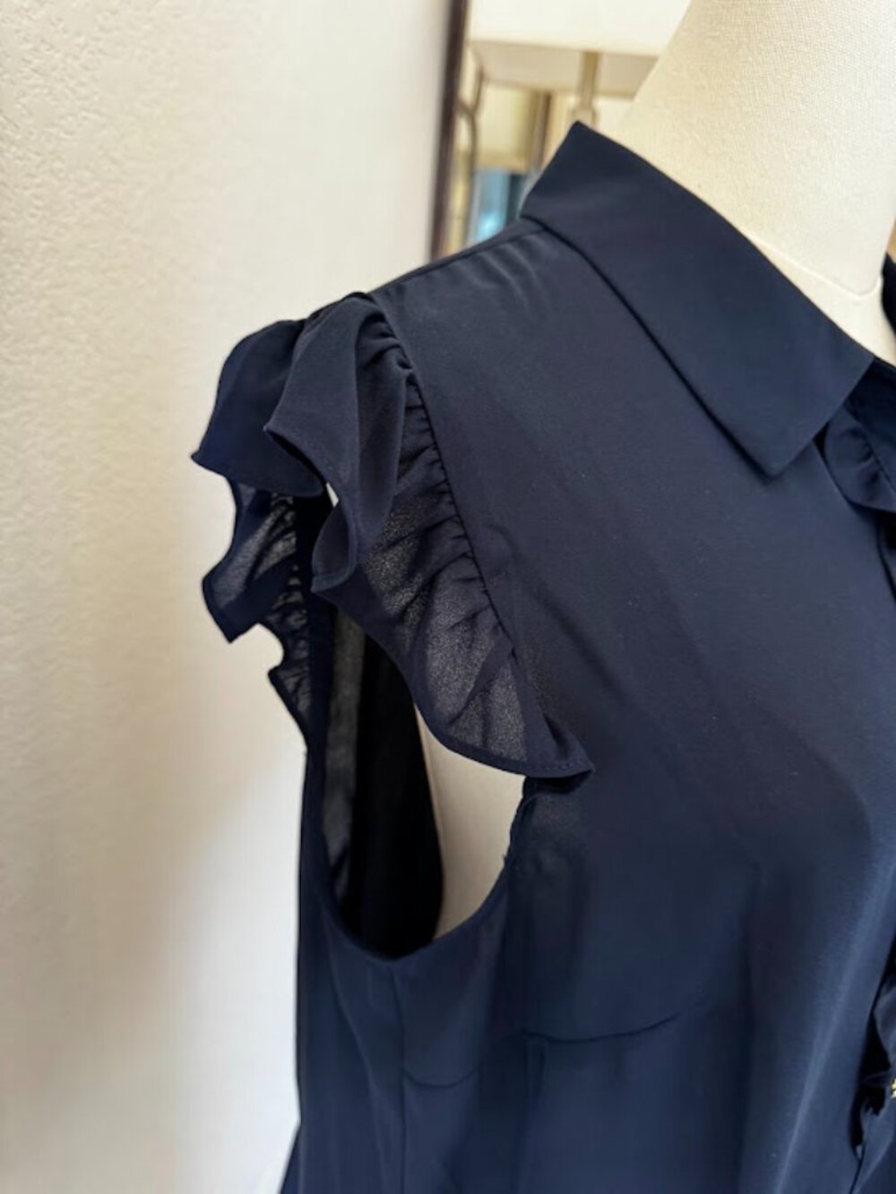 Liz Claiborne Ruffle Front Blue Sleeveless Blouse (Style: 72313-3) Large *NWOT - Picture 5 of 6